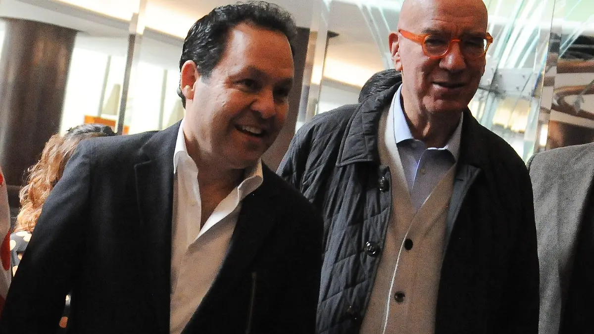 Clemente Castañeda-Dante Delgado-MC